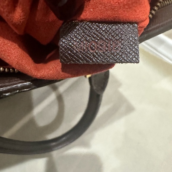 Authentic Louis Vuitton - Picture 3 of 7